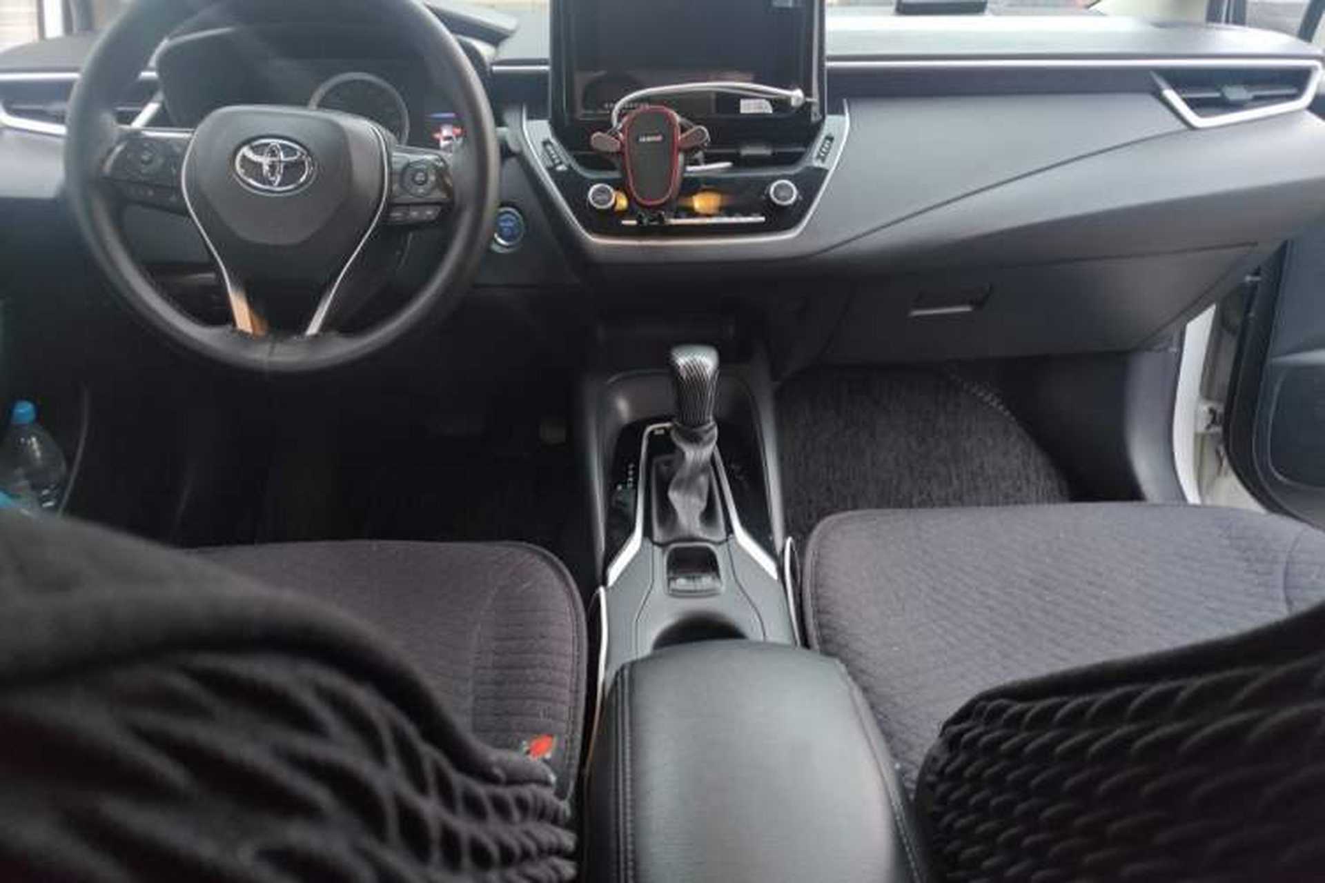 Used Toyota Corolla 2022 Dual-Motor 1.8L E-CVT Pioneer Edition Center Console