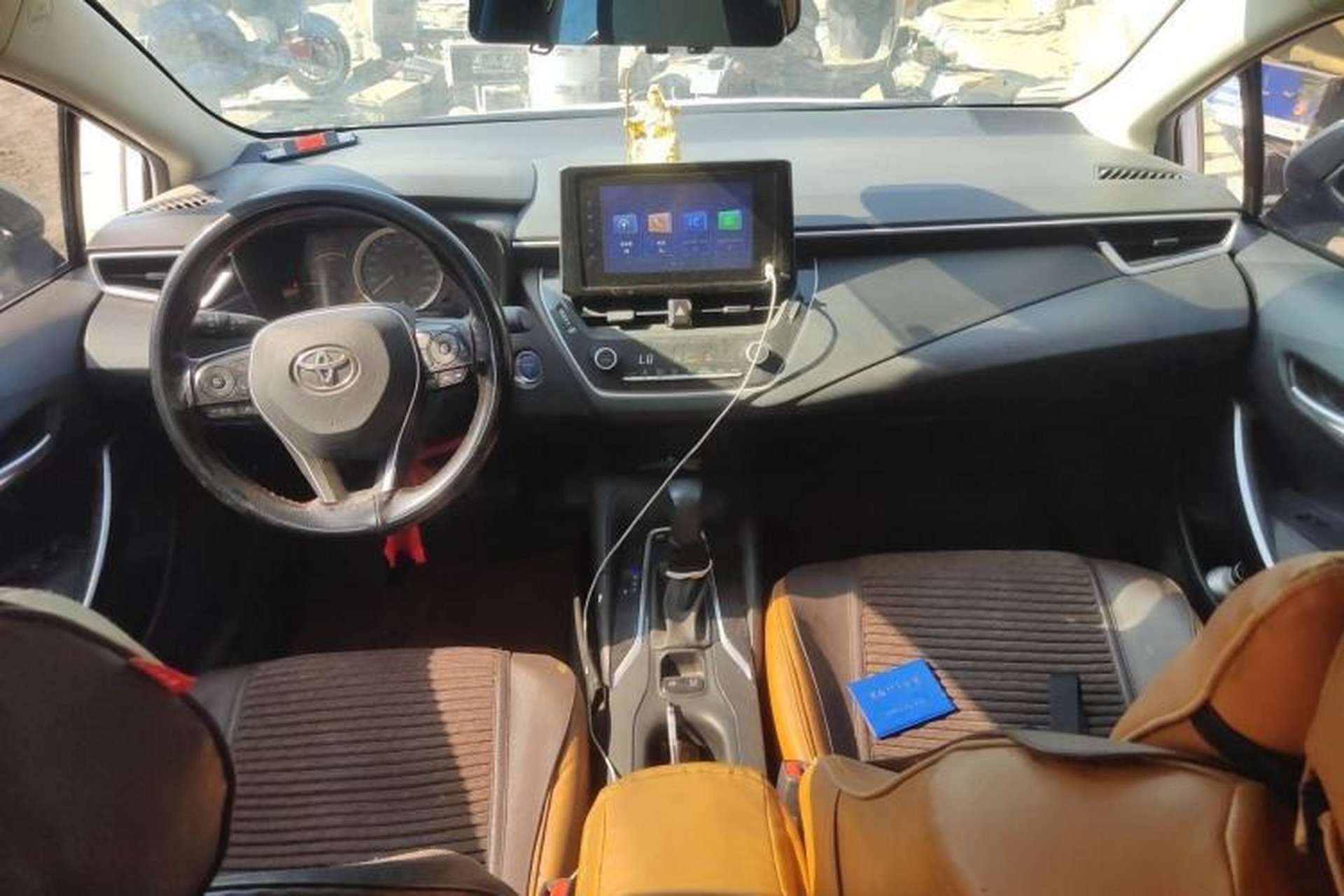 Used Toyota Corolla 2022 Dual-Motor 1.8L E-CVT Pioneer Edition Center Console