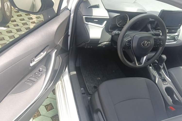 Used Toyota Corolla 2022 Dual-Motor 1.8L E-CVT Pioneer Edition Driver Seat