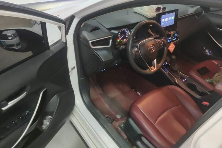Used Toyota Corolla 2022 Dual-Motor 1.8L E-CVT Pioneer Edition Driver Seat