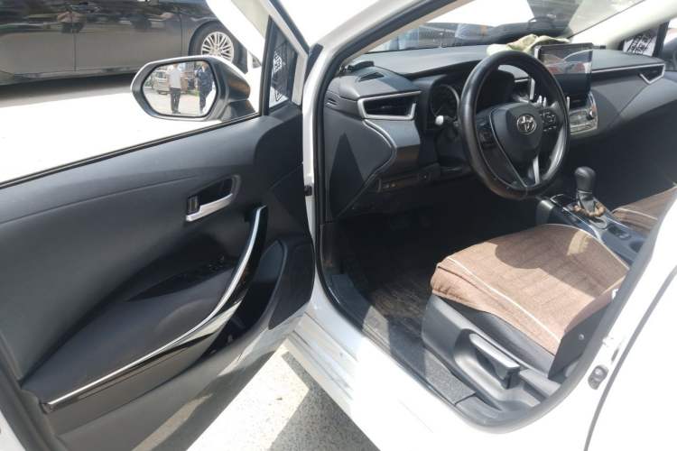 Used Toyota Corolla 2022 Dual-Motor 1.8L E-CVT Pioneer Edition Driver Seat