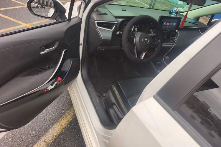 Used Toyota Corolla 2022 Dual-Motor 1.8L E-CVT Pioneer Edition Driver Seat