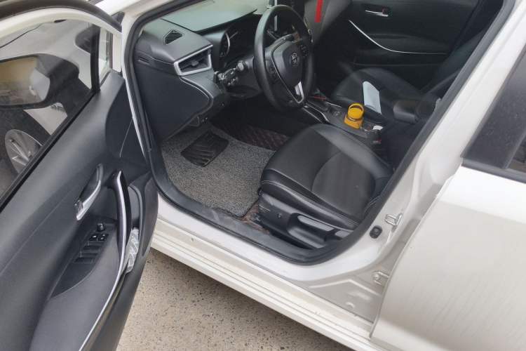 Used Toyota Corolla 2022 Dual-Motor 1.8L E-CVT Pioneer Edition Driver Seat