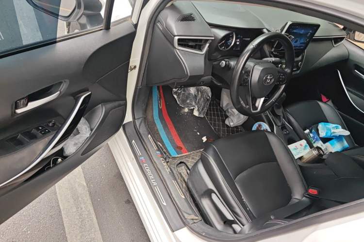 Used Toyota Corolla 2022 Dual-Motor 1.8L E-CVT Pioneer Edition Driver Seat