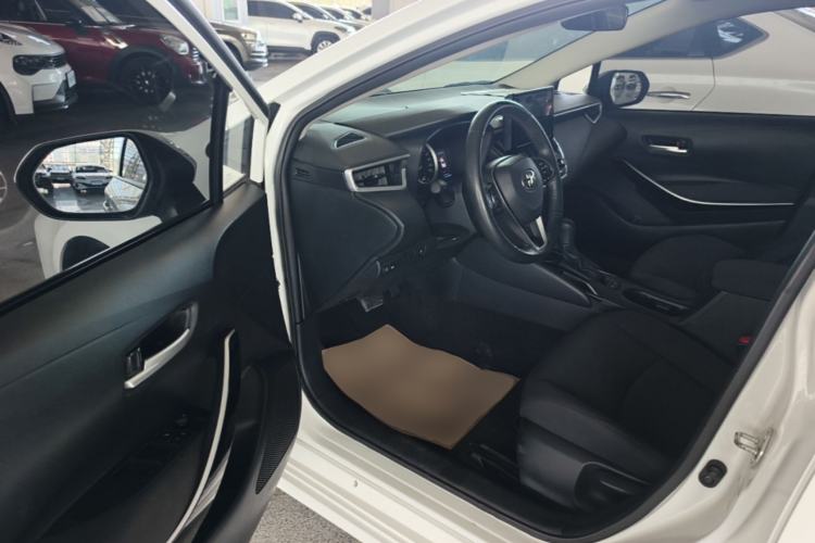 Used Toyota Corolla 2022 Dual-Motor 1.8L E-CVT Pioneer Edition Driver Seat