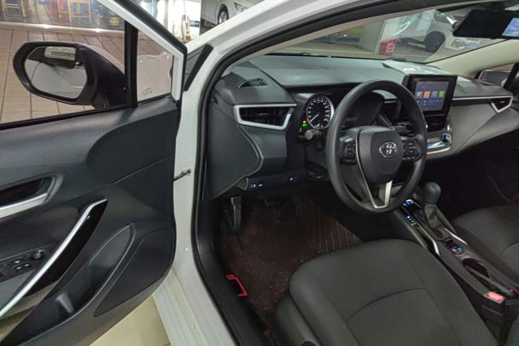 Used Toyota Corolla 2022 Dual-Motor 1.8L E-CVT Pioneer Edition Driver Seat