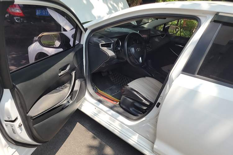 Used Toyota Corolla 2022 Dual-Motor 1.8L E-CVT Pioneer Edition Driver Seat