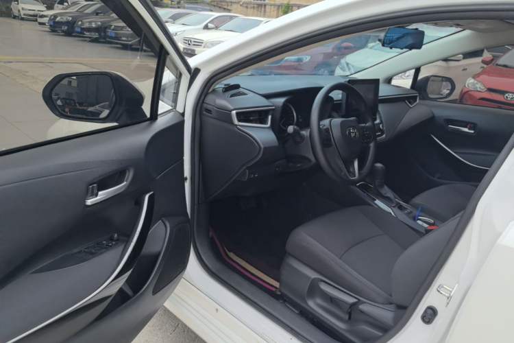 Used Toyota Corolla 2022 Dual-Motor 1.8L E-CVT Pioneer Edition Driver Seat