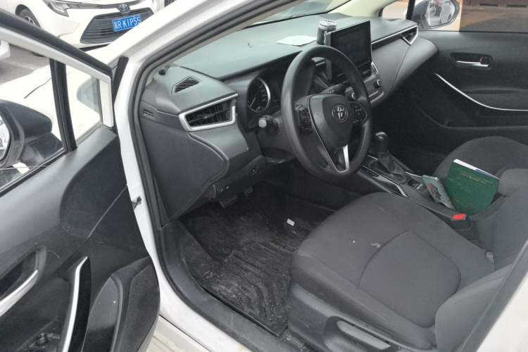 Used Toyota Corolla 2022 Dual-Motor 1.8L E-CVT Pioneer Edition Driver Seat
