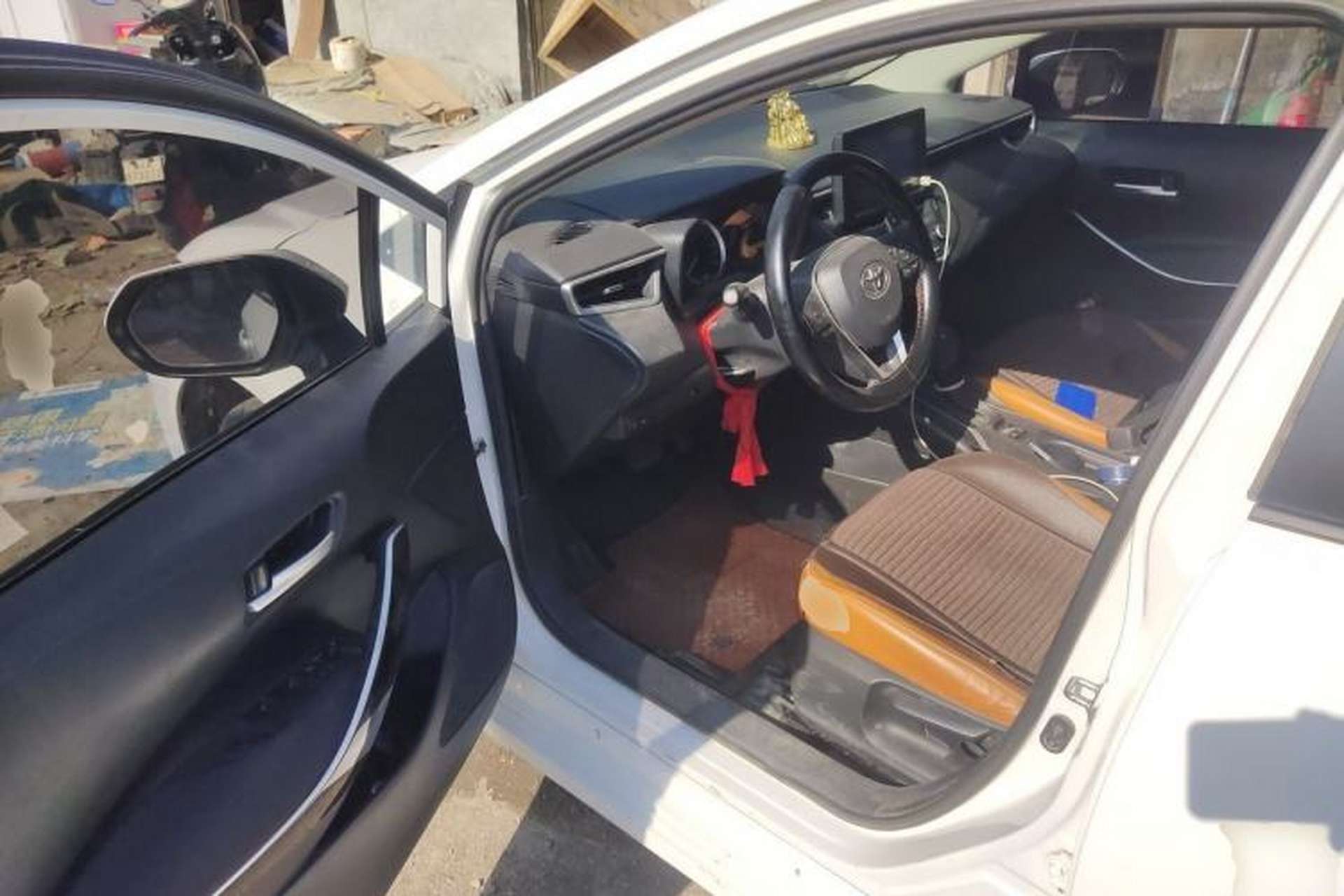 Used Toyota Corolla 2022 Dual-Motor 1.8L E-CVT Pioneer Edition Driver Seat