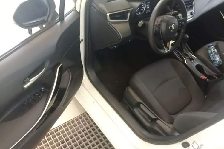 Used Toyota Corolla 2022 Dual-Motor 1.8L E-CVT Pioneer Edition Driver Seat