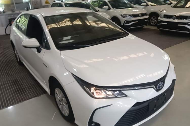 Used Toyota Corolla 2022 Dual-Motor 1.8L E-CVT Pioneer Edition Front Right 45 Deg