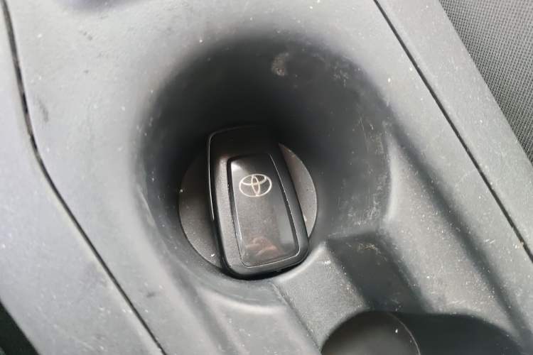 Used Toyota Corolla 2022 Dual-Motor 1.8L E-CVT Pioneer Edition Interior 1