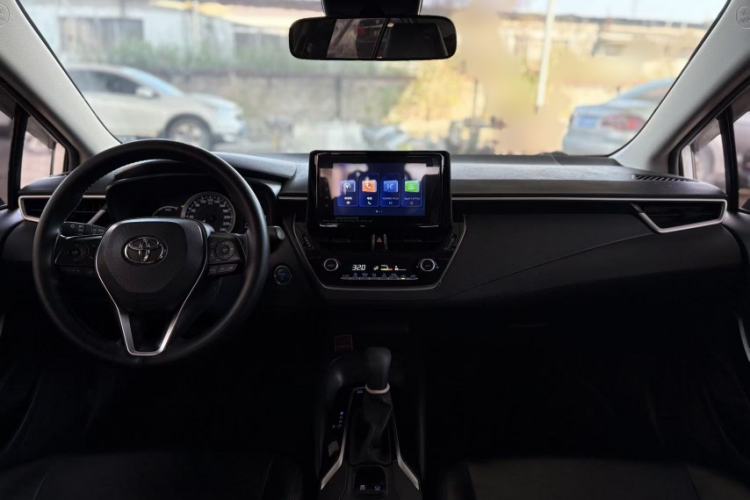 Used Toyota Corolla 2022 Dual-Motor 1.8L E-CVT Pioneer Edition Interior 1