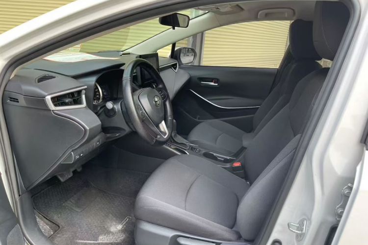 Used Toyota Corolla 2022 Dual-Motor 1.8L E-CVT Pioneer Edition Interior 2