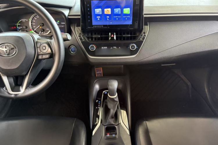 Used Toyota Corolla 2022 Dual-Motor 1.8L E-CVT Pioneer Edition Interior 3
