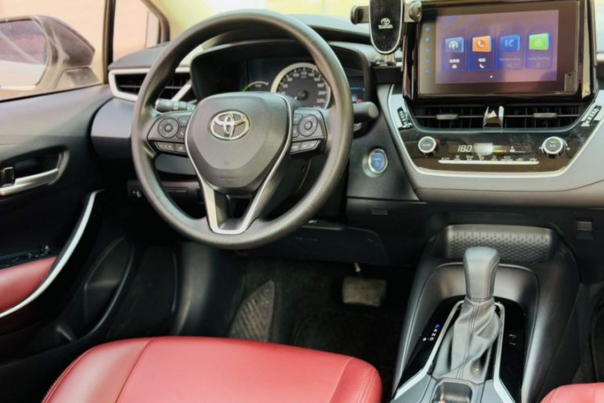 Used Toyota Corolla 2022 Dual-Motor 1.8L E-CVT Pioneer Edition Interior 3