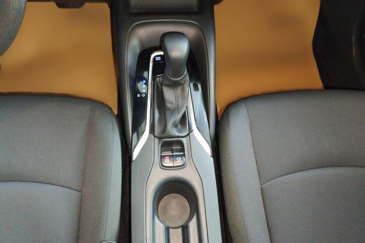 Used Toyota Corolla 2022 Dual-Motor 1.8L E-CVT Pioneer Edition Interior 4