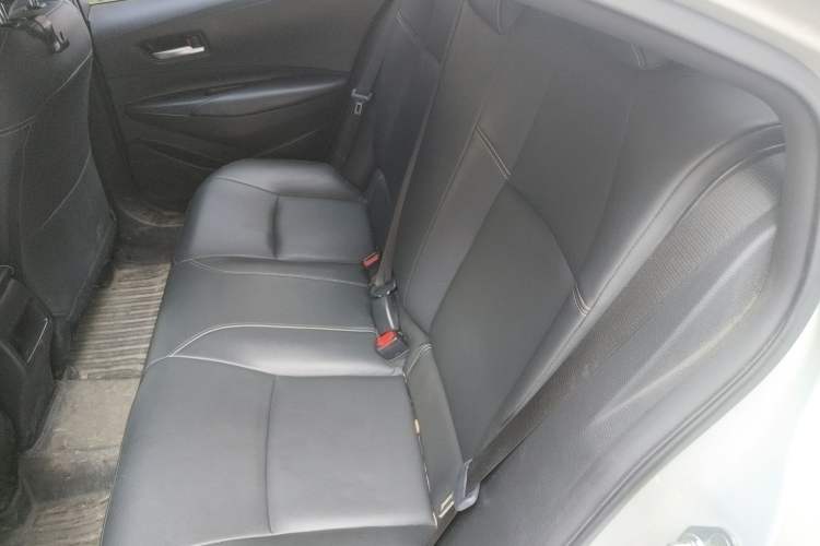 Used Toyota Corolla 2022 Dual-Motor 1.8L E-CVT Pioneer Edition Interior 4