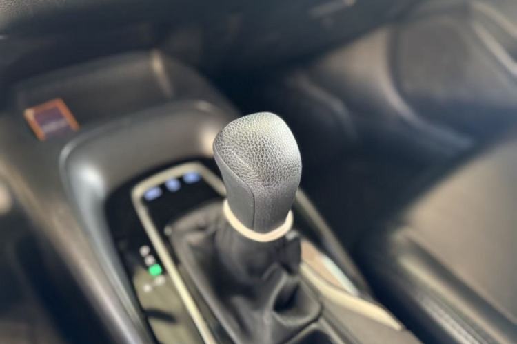 Used Toyota Corolla 2022 Dual-Motor 1.8L E-CVT Pioneer Edition Interior 5