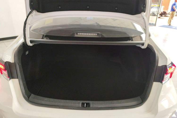 Used Toyota Corolla 2022 Dual-Motor 1.8L E-CVT Pioneer Edition Interior 8