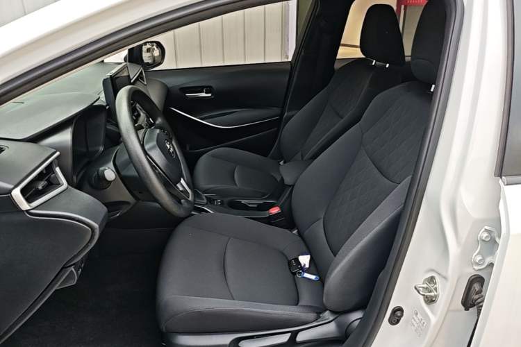 Used Toyota Corolla 2022 Dual-Motor 1.8L E-CVT Pioneer Edition Left Front Seat