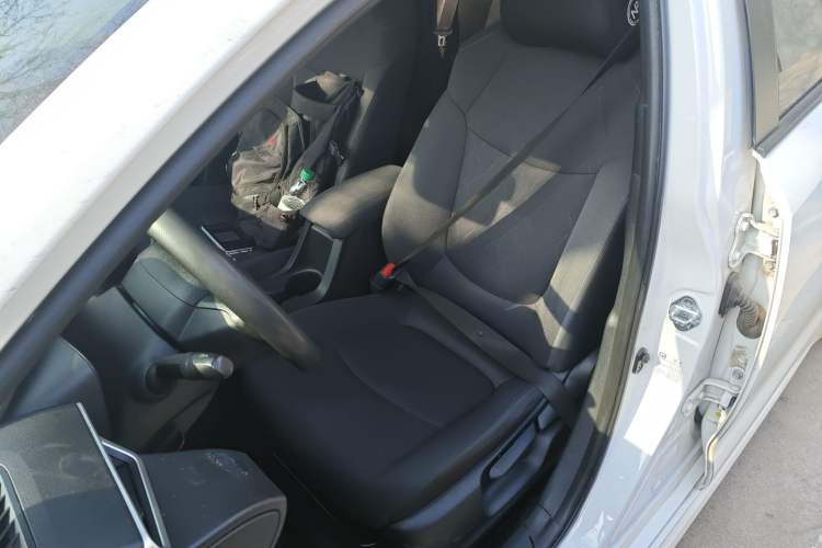 Used Toyota Corolla 2022 Dual-Motor 1.8L E-CVT Pioneer Edition Left Front Seat