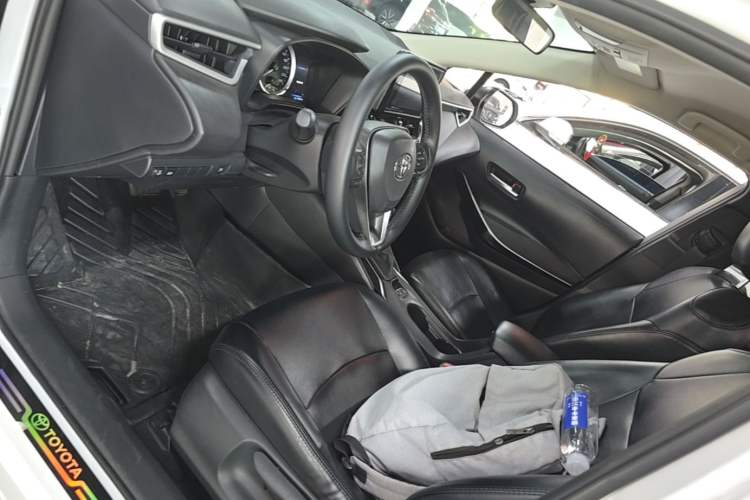 Used Toyota Corolla 2022 Dual-Motor 1.8L E-CVT Pioneer Edition Left Front Seat