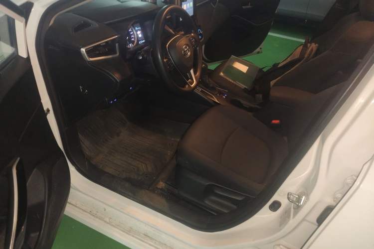 Used Toyota Corolla 2022 Dual-Motor 1.8L E-CVT Pioneer Edition Left Front Seat