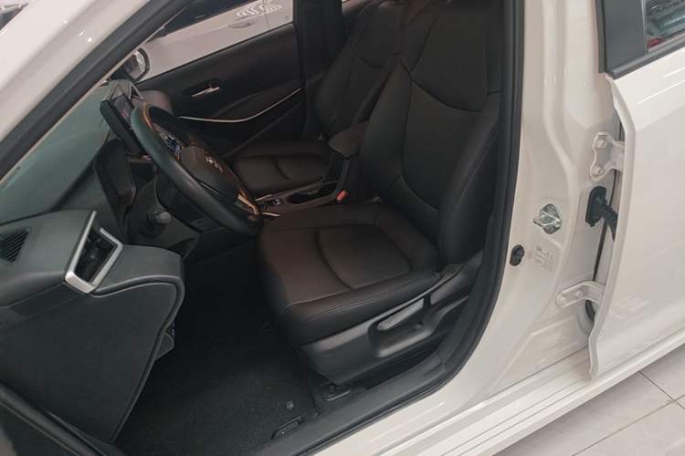 Used Toyota Corolla 2022 Dual-Motor 1.8L E-CVT Pioneer Edition Left Front Seat