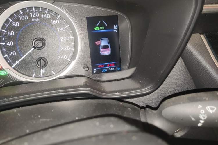 Used Toyota Corolla 2022 Dual-Motor 1.8L E-CVT Pioneer Edition Odometer Close Up