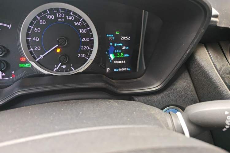Used Toyota Corolla 2022 Dual-Motor 1.8L E-CVT Pioneer Edition Odometer Close Up