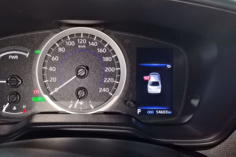Used Toyota Corolla 2022 Dual-Motor 1.8L E-CVT Pioneer Edition Odometer Close Up