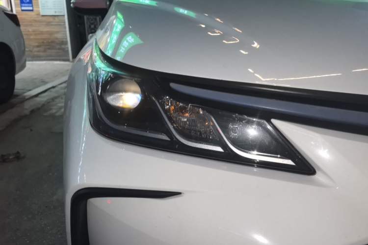Used Toyota Corolla 2022 Dual-Motor 1.8L E-CVT Pioneer Edition Right Front Headlight