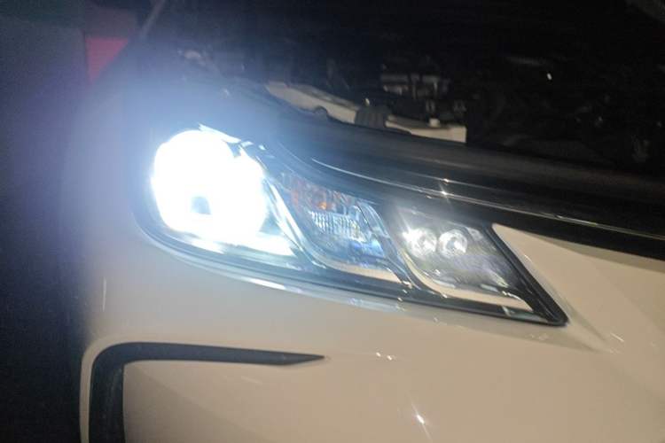 Used Toyota Corolla 2022 Dual-Motor 1.8L E-CVT Pioneer Edition Right Front Headlight