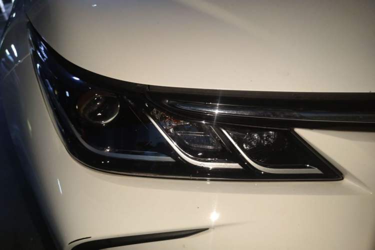 Used Toyota Corolla 2022 1.2T S-CVT Pioneer PLUS Edition Right Front Headlight
