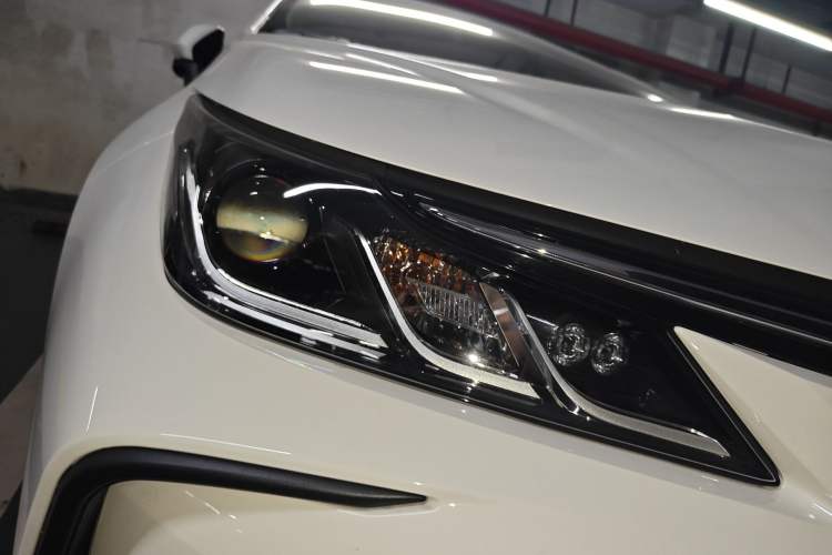 Used Toyota Corolla 2022 1.2T S-CVT Pioneer PLUS Edition Right Front Headlight