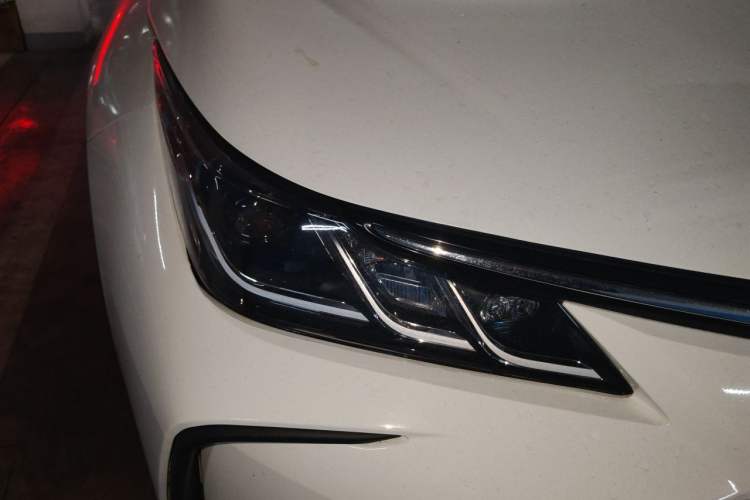 Used Toyota Corolla 2022 1.2T S-CVT Pioneer PLUS Edition Right Front Headlight
