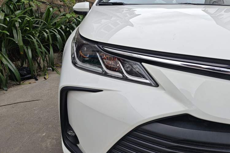 Used Toyota Corolla 2022 1.2T S-CVT Pioneer PLUS Edition Right Front Headlight