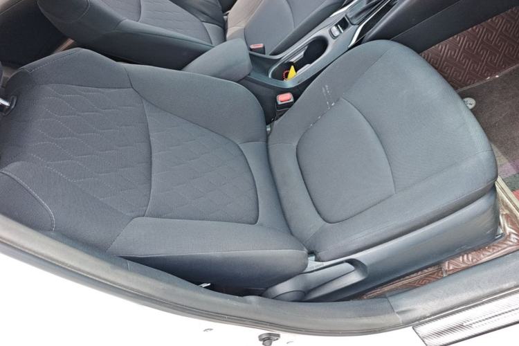 Used Toyota Corolla 2022 Dual-Motor 1.8L E-CVT Pioneer Edition Right Front Seat