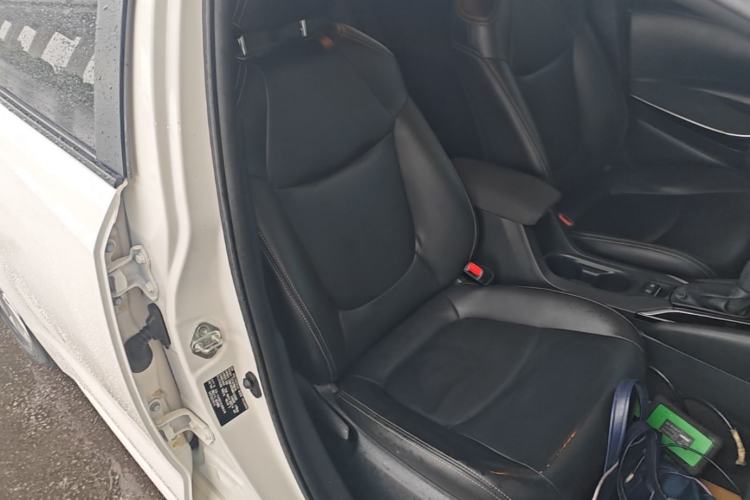 Used Toyota Corolla 2022 Dual-Motor 1.8L E-CVT Pioneer Edition Right Front Seat