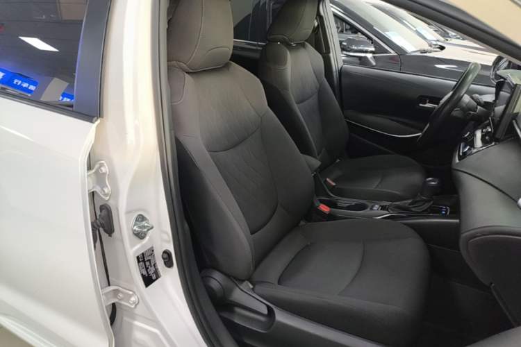 Used Toyota Corolla 2022 Dual-Motor 1.8L E-CVT Pioneer Edition Right Front Seat