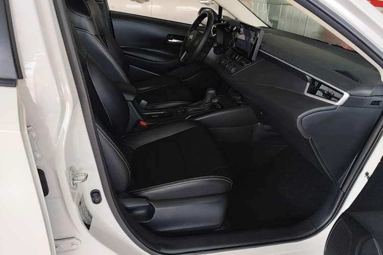Used Toyota Corolla 2022 1.2T S-CVT Pioneer PLUS Edition Right Front Seat