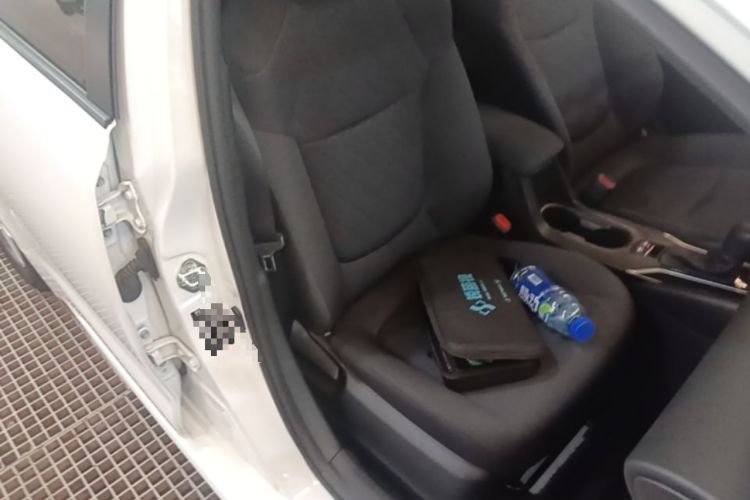 Used Toyota Corolla 2022 Dual-Motor 1.8L E-CVT Pioneer Edition Right Front Seat