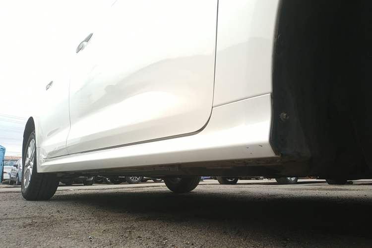 Used Toyota Corolla 2022 1.2T S-CVT Pioneer PLUS Edition Right Side Sill