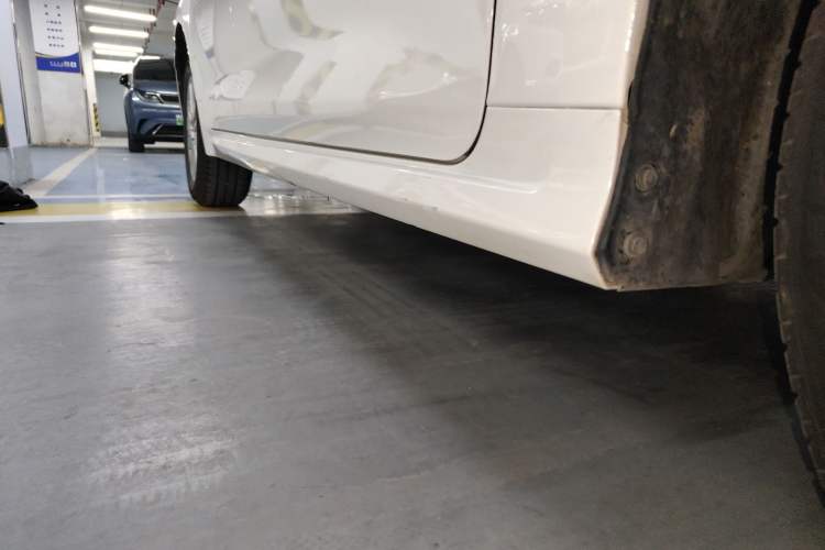 Used Toyota Corolla 2022 1.2T S-CVT Pioneer PLUS Edition Right Side Sill