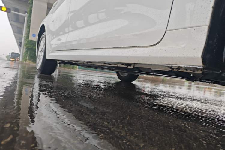 Used Toyota Corolla 2022 Dual-Motor 1.8L E-CVT Pioneer Edition Right Side Sill