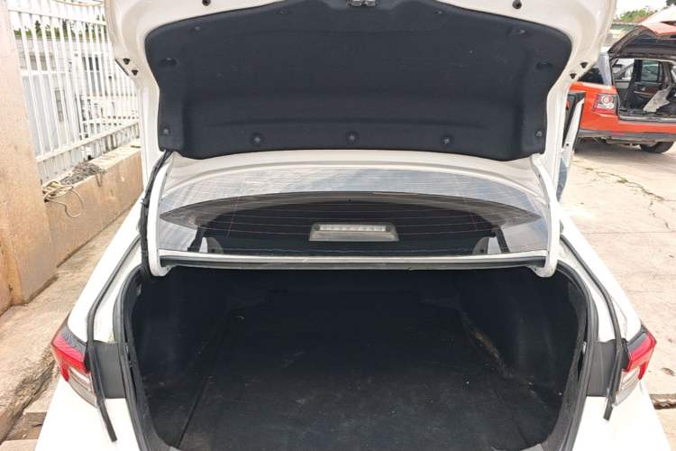 Used Toyota Corolla 2022 Dual-Motor 1.8L E-CVT Pioneer Edition Trunk