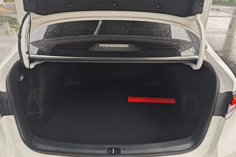 Used Toyota Corolla 2022 Dual-Motor 1.8L E-CVT Pioneer Edition Trunk