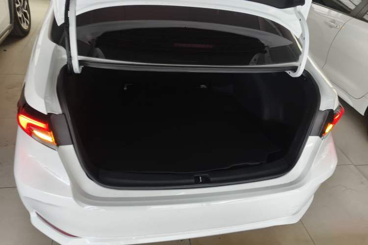 Used Toyota Corolla 2022 Dual-Motor 1.8L E-CVT Pioneer Edition Trunk